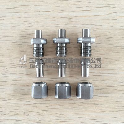 鈦管接頭(圖1)